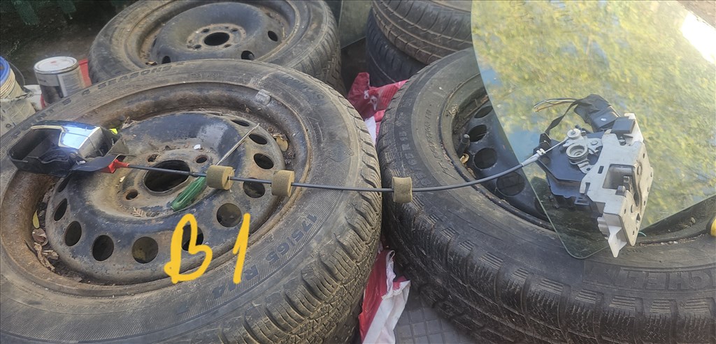 Ford Mondeo Mk3 Ajtózár zárszerkezet b1 1. kép