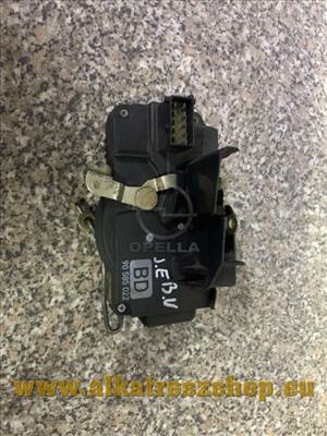 Opel Vectra B jobb első ajtózár-- zárszerkezet - betét - BD 90582022