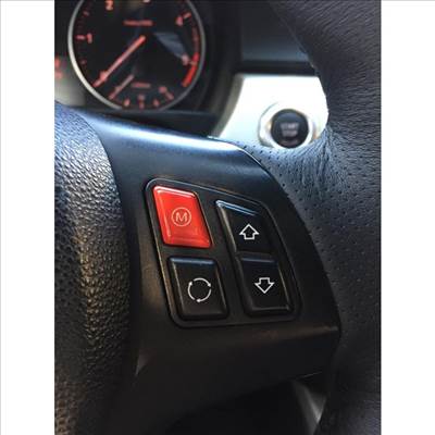 BMW E90 E91 E92 E93 (M) gomb piros