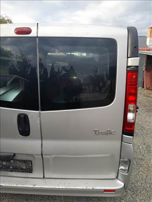 Renault trafic jobb hátsó ajtó 