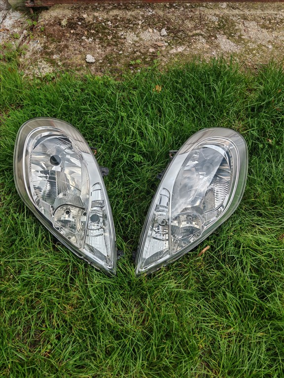 Renault Trafic II Fényszóró  1. kép