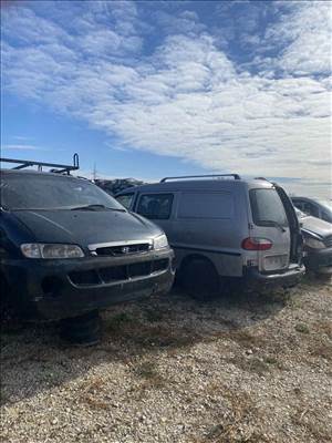 Hyundai H-1 Starex bontott alkatrészei