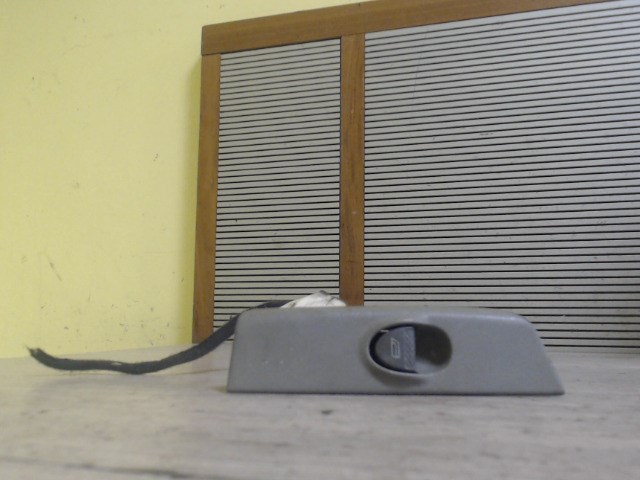 FIAT MULTIPLA 04.08-10.02 Jobb első ablakemelő kapcsoló 1. kép