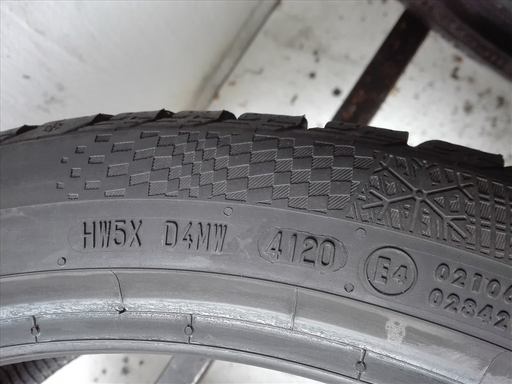 245/40R20 Continental téli gumi 2db 245/40 r20 5. kép