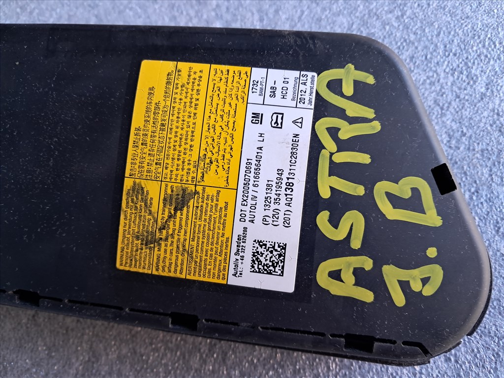 Opel Astra J Bal első ülés oldallégzsék  13251381 2. kép