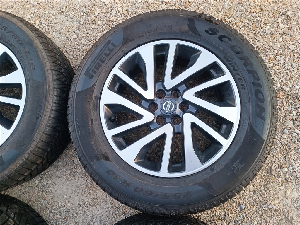 18" Gyári Nissan Navara  alufelni szett, rajta 255/60 R18 Pirelli téli gumival 5. kép