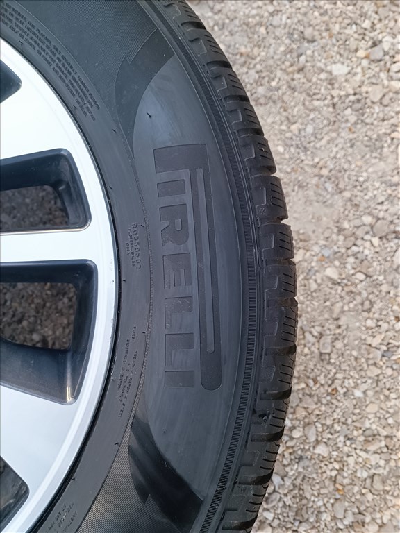 18" Gyári Nissan Navara  alufelni szett, rajta 255/60 R18 Pirelli téli gumival 10. kép