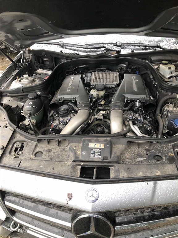 Mercedes CLS 63 AMG (W218) bontott alkatrészei 4. kép