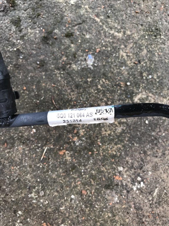 Skoda Octavia III 2,0 CR CKF - vízcső 3. kép