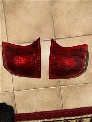 Audi A4 (B6/B7) 2.0 TDI jobb hátsó belső lámpa 