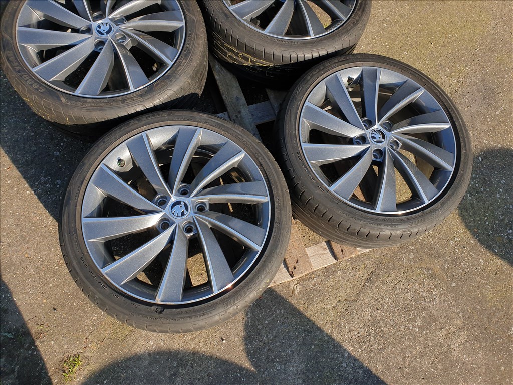 18" 5x112 Skoda Octavia IV 2. kép