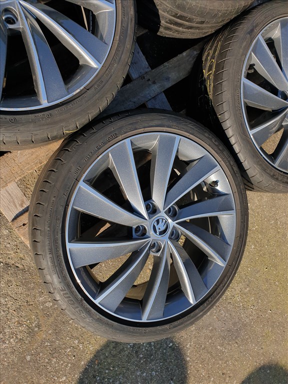 18" 5x112 Skoda Octavia IV 3. kép