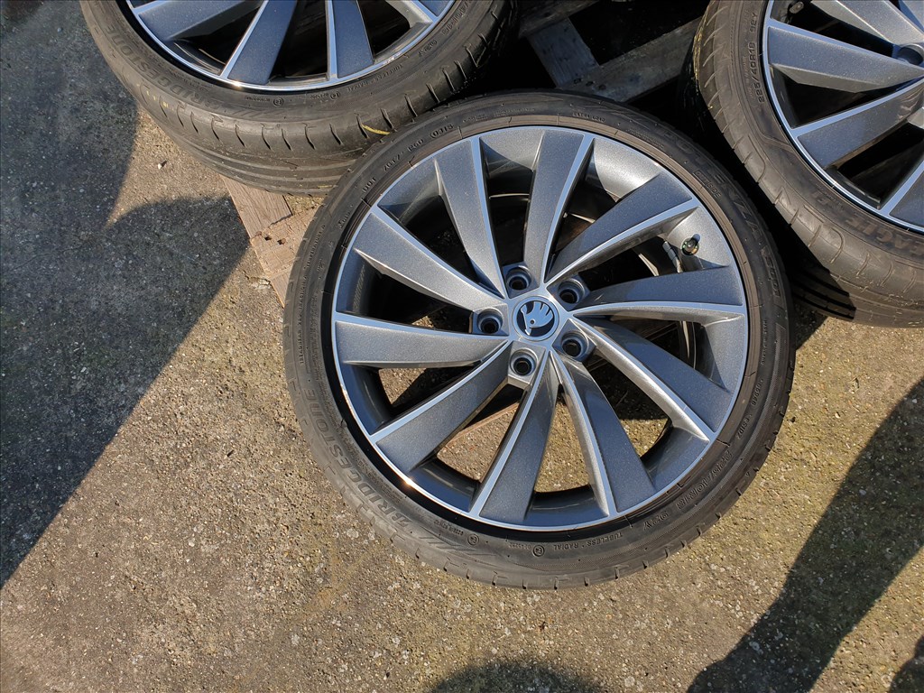 18" 5x112 Skoda Octavia IV 4. kép