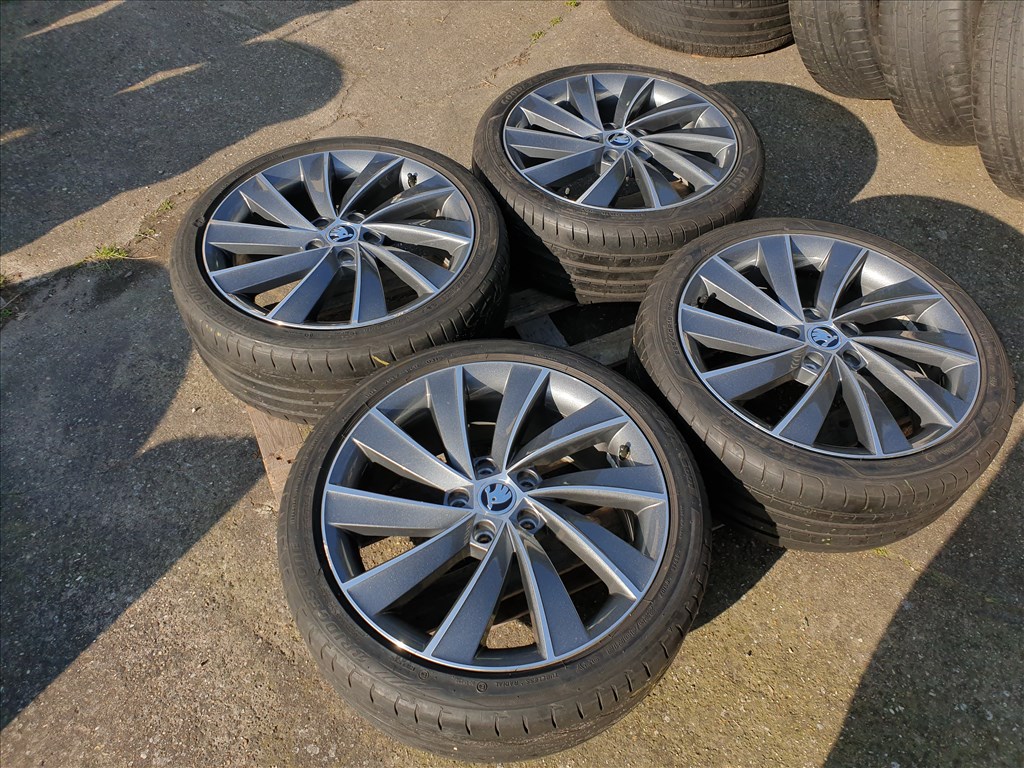 18" 5x112 Skoda Octavia IV 7. kép