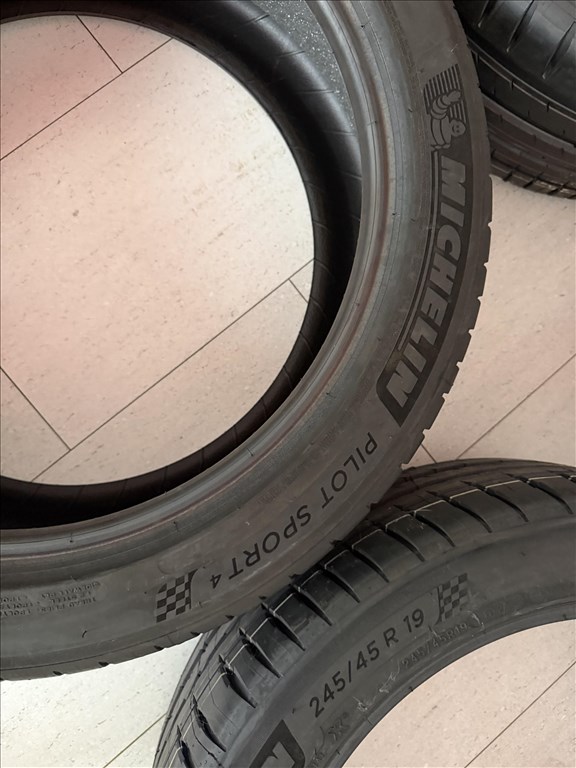 Michelin Pilot Sport 4 XL TL AO 245/45 R19 új nyári gumi garnitúra DOT24 8. kép