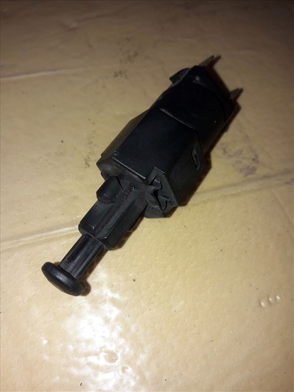 Opel Frontera A Féklámpa Kapcsoló 90 504 499 1. kép