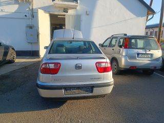 SEAT CORDOBA (6K2) Hátfal