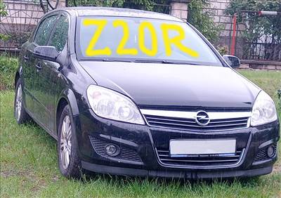 Opel Astra H tanksapka fedél . Fekete 