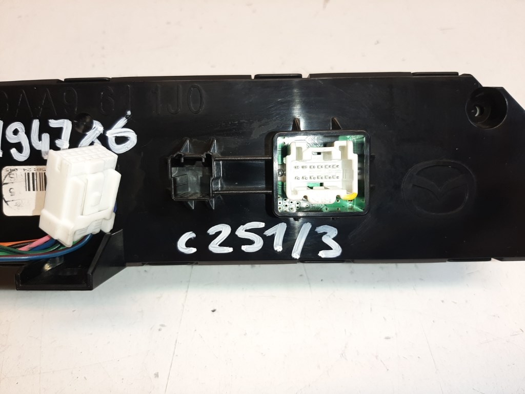 Mazda 6 (GH) Lcd kijelzõ GAA9611J0 4. kép