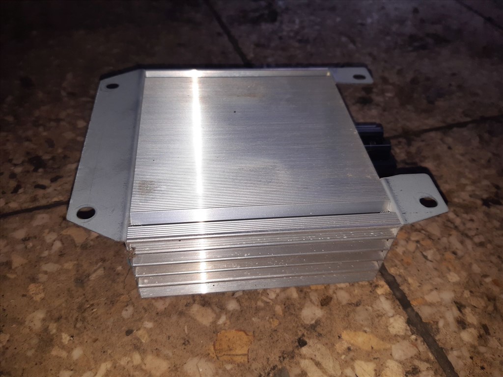 Audi A4 B6 Audio Erõsítõ 8E9 035 223 3. kép