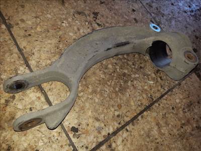 Audi A4 B8 Jobb Első Lengéscsillapító Tartó