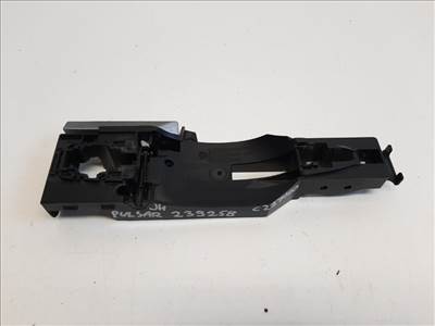 Nissan Pulsar (C13) jobb hátsó kilincsfészek 8061021133