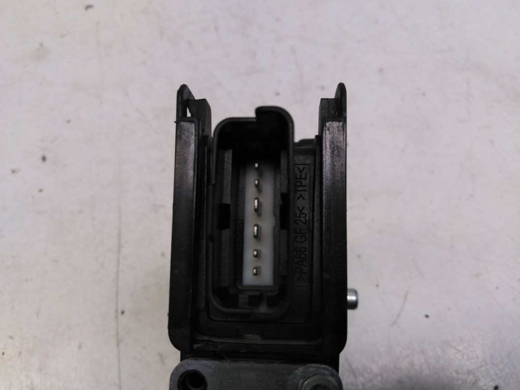 Peugeot 508 bal hátsó ablakemelõ motor 9806085480 0130822975 5. kép