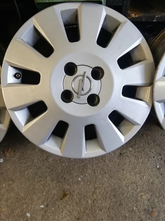  4x100 lyukosztású 6JJ 15" használt (gyári felni) alufelni 4. kép