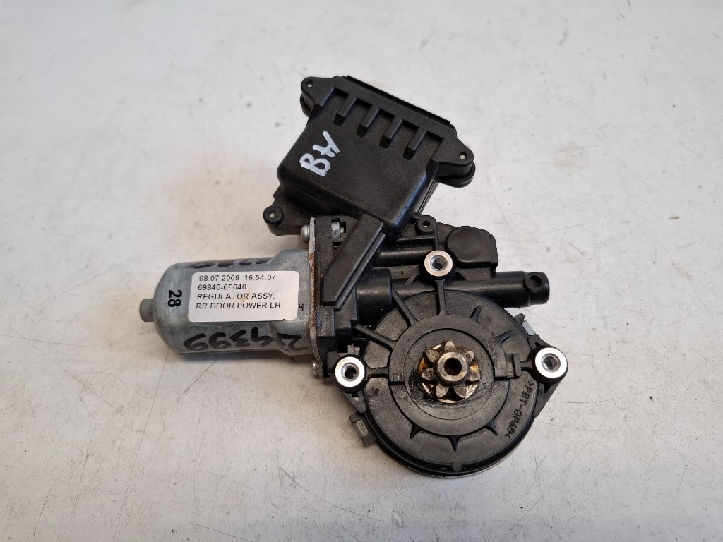 Toyota Verso bal hátsó ablakemelõ motor 698400F040 1. kép