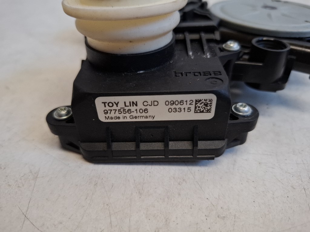 Toyota Verso bal hátsó ablakemelõ motor 698400F040 4. kép