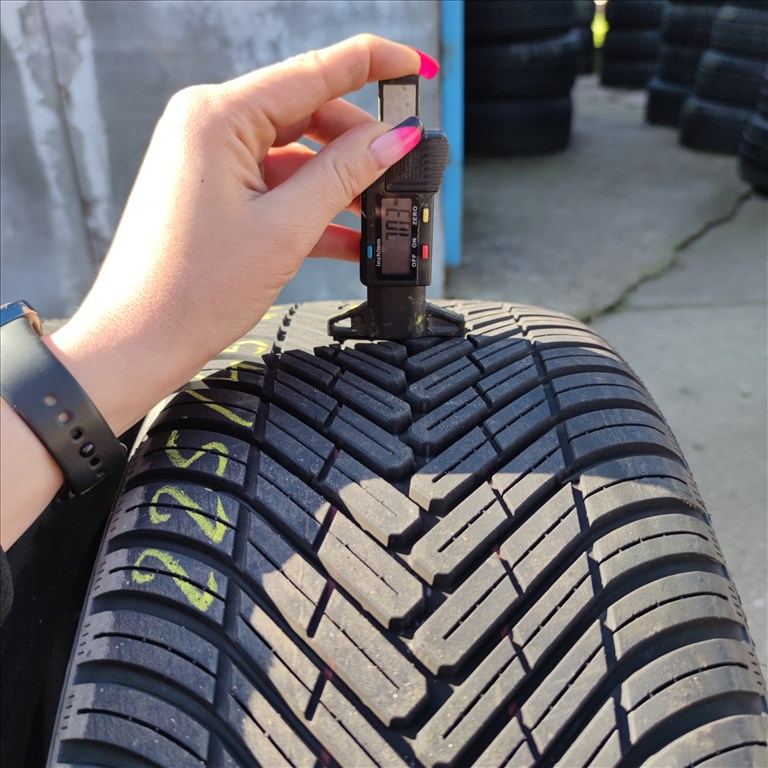 225/45 R17 Superia négyévszakos gumi 99500ft a 4db/4/ 1. kép