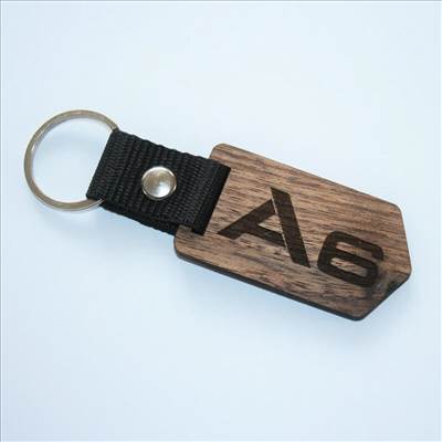 Egyedi kulcstartó Audi A6 felirattal