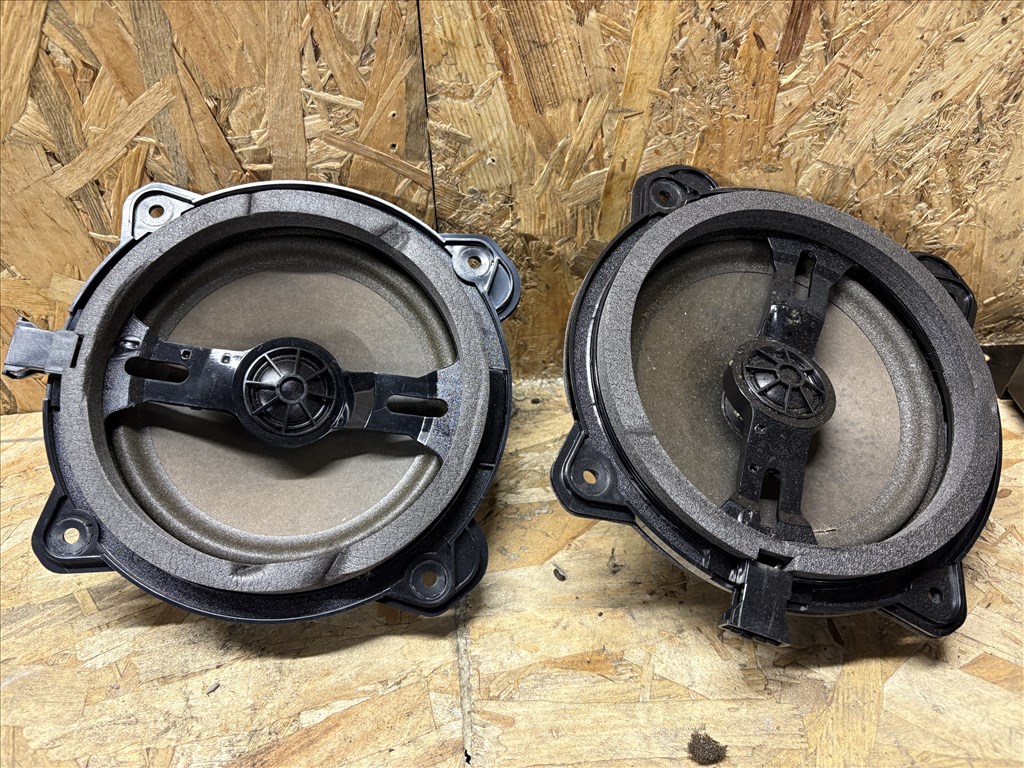 Audi A4 (B6/B7) Cabriolet 3.0 TDI Quattro ajtó hangszóró  8h0035411d 1. kép