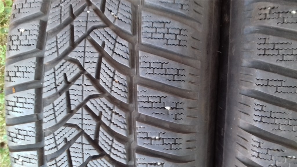  5x114.3 osztású 16" Nissan Renault Dacia (gyári felni) lemezfelni, rajta 215/65 Dunlop téli gumi 4. kép