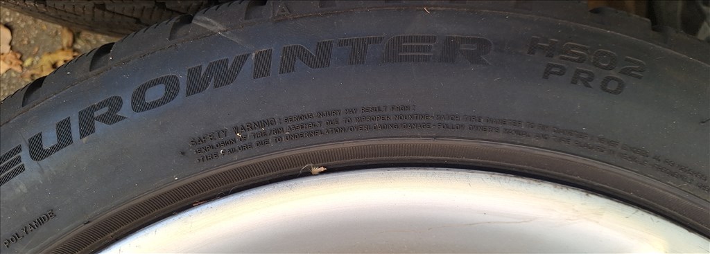  225/4517" használt Falken téli gumi gumi 2. kép