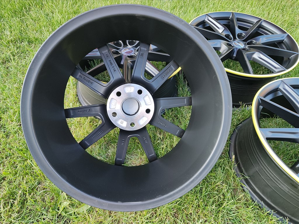 Borbet R18, 8x18 ET44, 5x112, új szett, A6,A4,A8,Superb,Octavia, Golf, Passat 3. kép