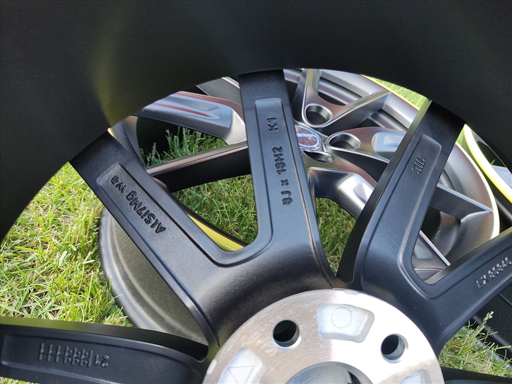 Borbet R18, 8x18 ET44, 5x112, új szett, A6,A4,A8,Superb,Octavia, Golf, Passat 6. kép