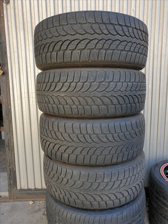  215/40 18 Bridgestone Blizzak LM-32 1. kép