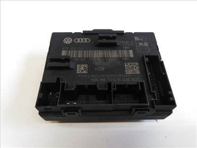 Audi A5 coupe jobb első ajtó elektronika 8T0959793J