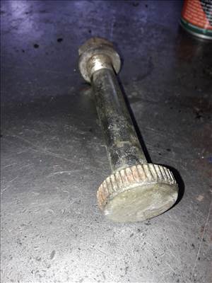 Opel Frontera A Lengőkar Csavar