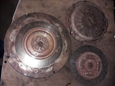 Iveco Daily Kuplung Szett  Egytömegû Lendkerék 500 346 840.1