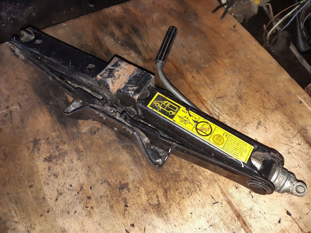 Ford Transit Connect Emelõ 1. kép