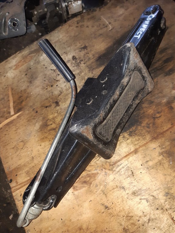 Ford Transit Connect Emelõ 2. kép