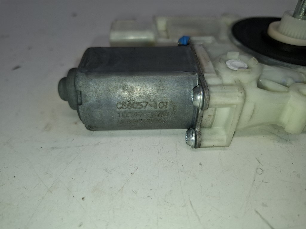 Opel Astra K bal hátsó ablakemelõ motor C86123100 4. kép
