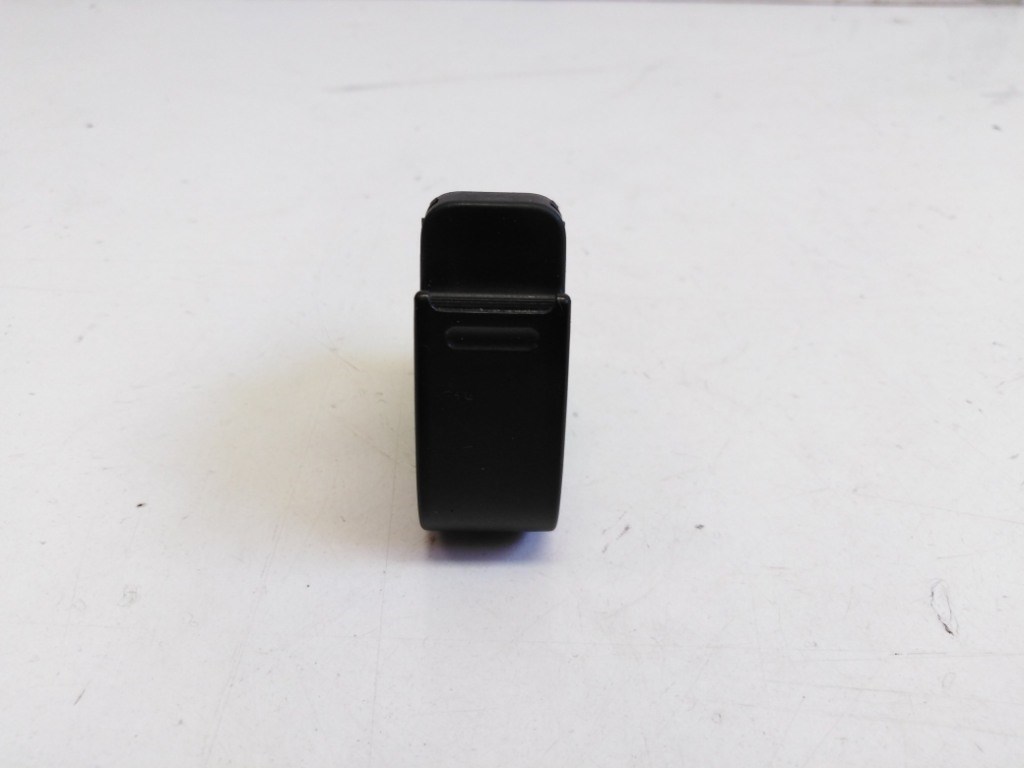 Toyota Aygo (AB10) jobb elsõ ablakemelõ kapcsoló 1. kép