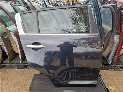 KIA SPORTAGE (SL) jobb hátsó ajtó 