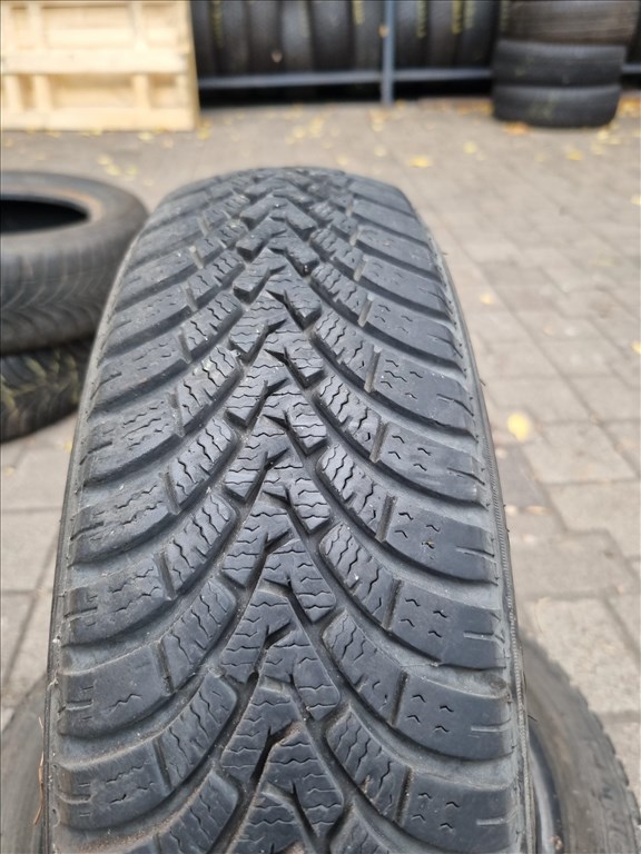  145/6515" újszerű Falken Eurowinter HS01 téli gumi 2db  4. kép