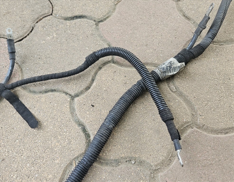 Opel Astra J 1.6 Turbo Akkumulátor kábelköteg A16let  13291355 2. kép