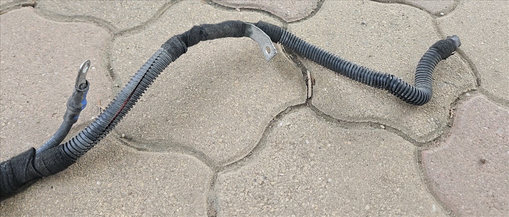 Opel Astra J 1.6 Turbo Akkumulátor kábelköteg A16let  13291355 3. kép