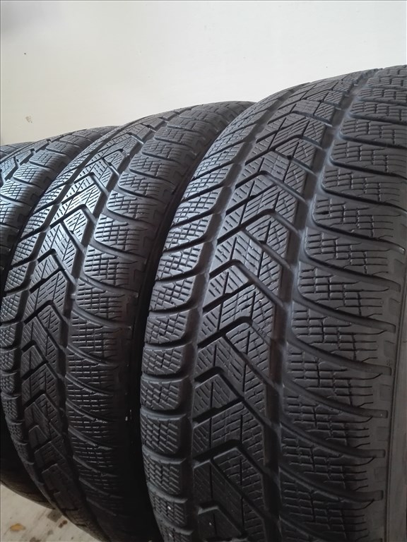 235/55R19 Pirelli téli gumi garnitúra 235/55 r19 2. kép